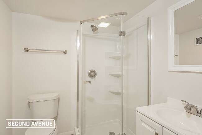 Building Photo - 716 Bittersweet Rd