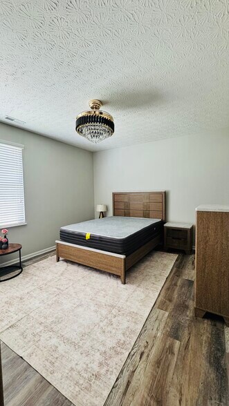 Building Photo - 6214 Brickside Dr