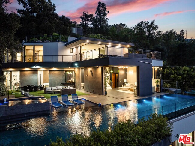 Building Photo - 3712 Broadlawn Dr