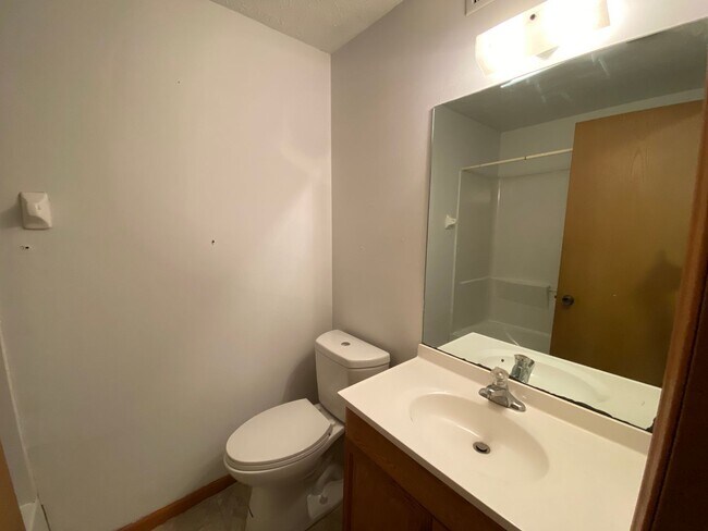 Building Photo - 76 Chittenden Ave
