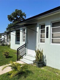 Building Photo - 2946 SW 1st St