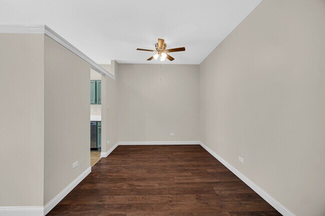 Building Photo - 1661 Commodore Ct
