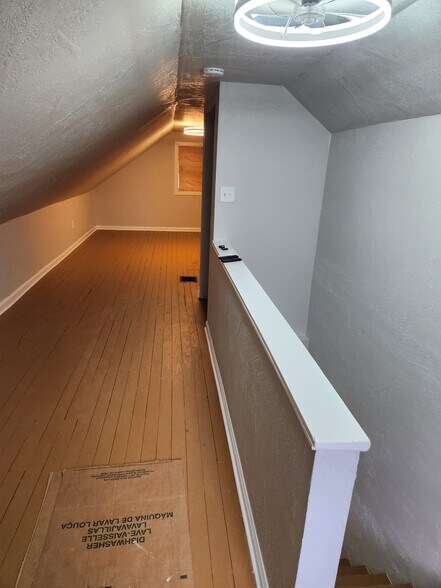 Bedroom #2 - 905 Benton Ave