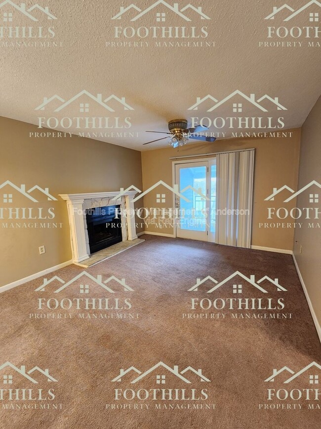 Building Photo - 1011 Northlake Dr