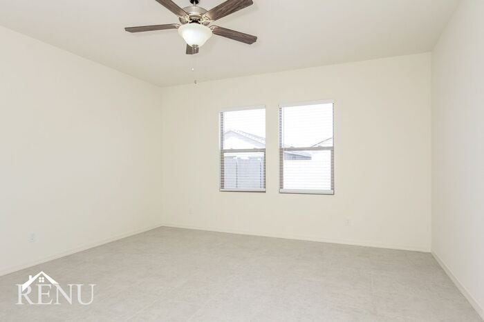 Building Photo - 35326 W San Capistrano Ave