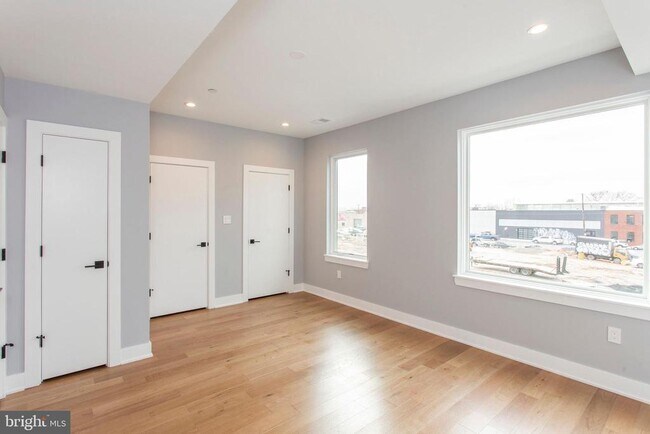 Building Photo - 2102 Kimball St