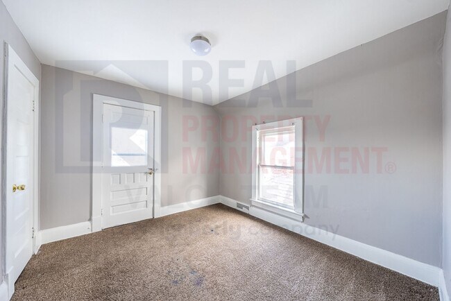 Building Photo - 8107 Goodman Ave