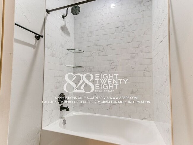 Building Photo - ABSOLUTELY STUNNING 4 BD/3 BATH HOME IN WI...