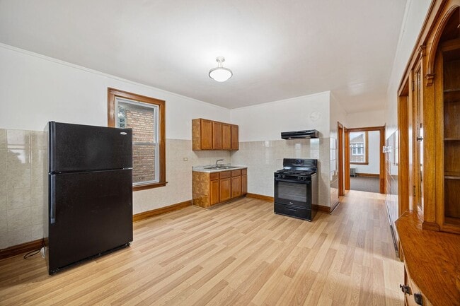 Building Photo - 4749 S Keeler Ave