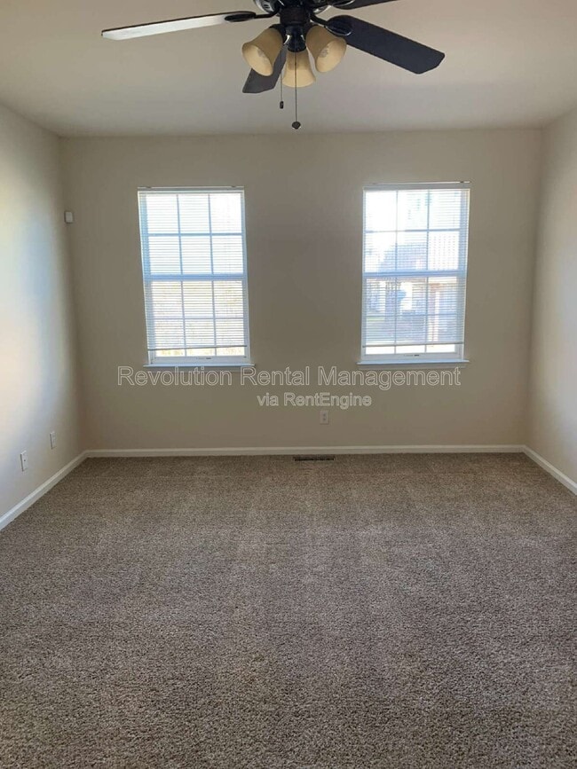 Building Photo - 6800 Blackstone Pl