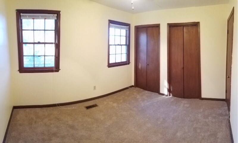 Building Photo - 114 Colonial Ct