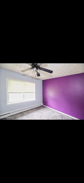 Building Photo - 365 Closson Rd