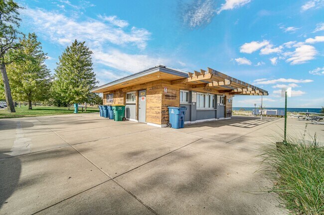 Building Photo - Charming Custom Home in Miller Beach!