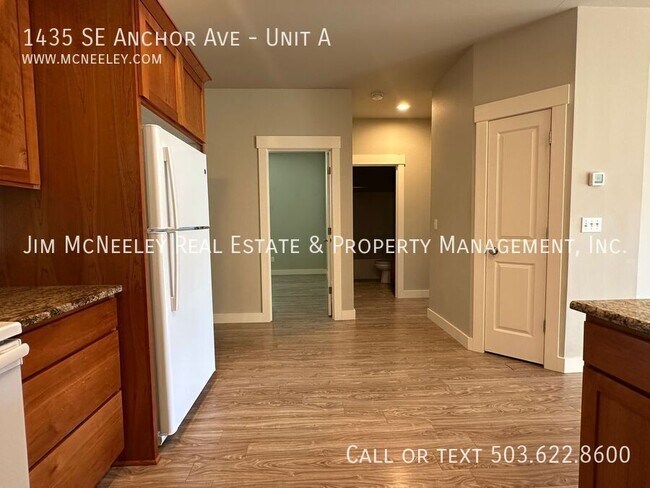 Building Photo - 1435 SE Anchor Ave