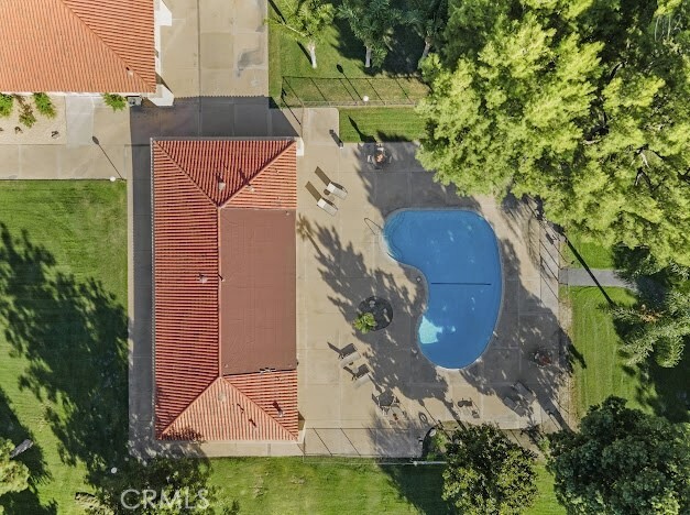 Building Photo - 2230 Lake Park Dr