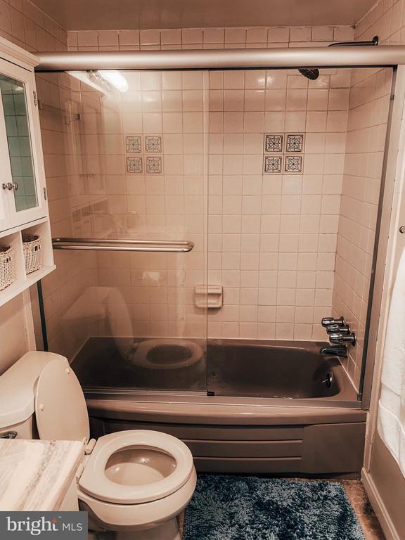 Building Photo - 1300 Army Navy Dr