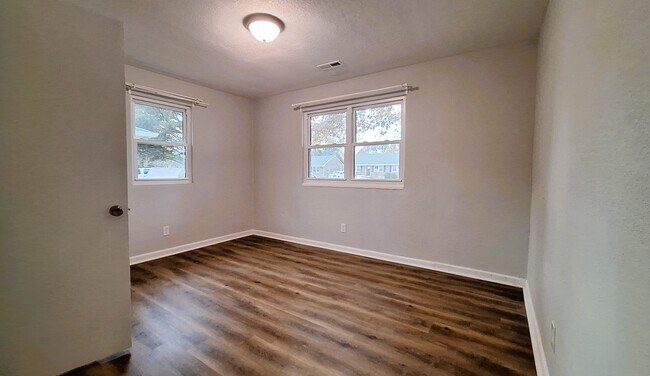 Building Photo - 1327 Credle Rd