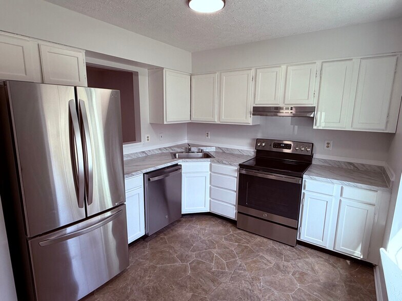 Building Photo - 2916 Carlyle Ct