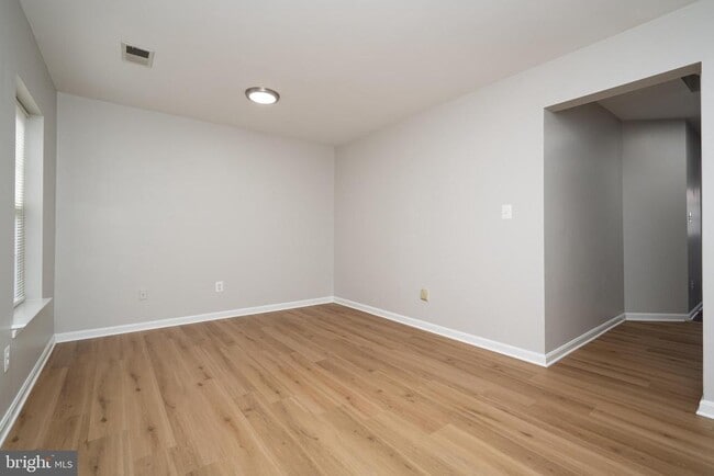Building Photo - 20382 Farmgate Terrace