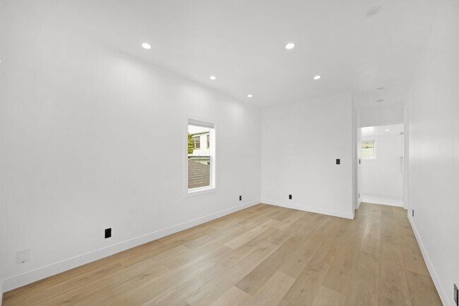 Building Photo - 1386-1388 47th Avenue (1355r)