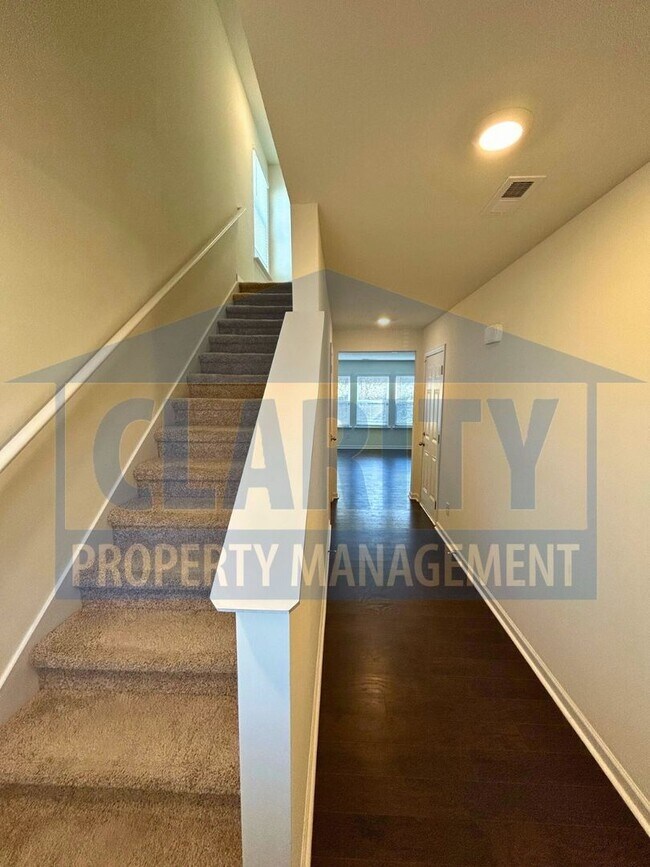 Building Photo - Beautiful 3 bedroom home in new North Cleveland neighborhood!