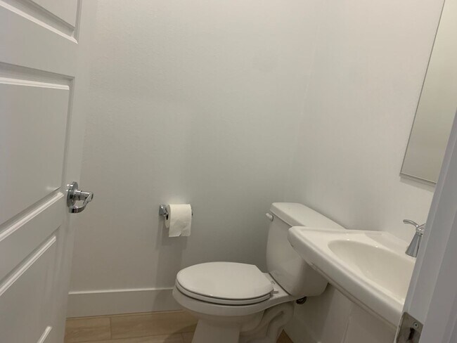 Building Photo - Brand new 3 bedroom home
