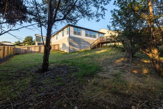 Building Photo - 20203 Lincoln Cove
