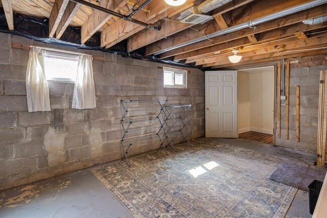 Building Photo - 3815 S Knox Ct