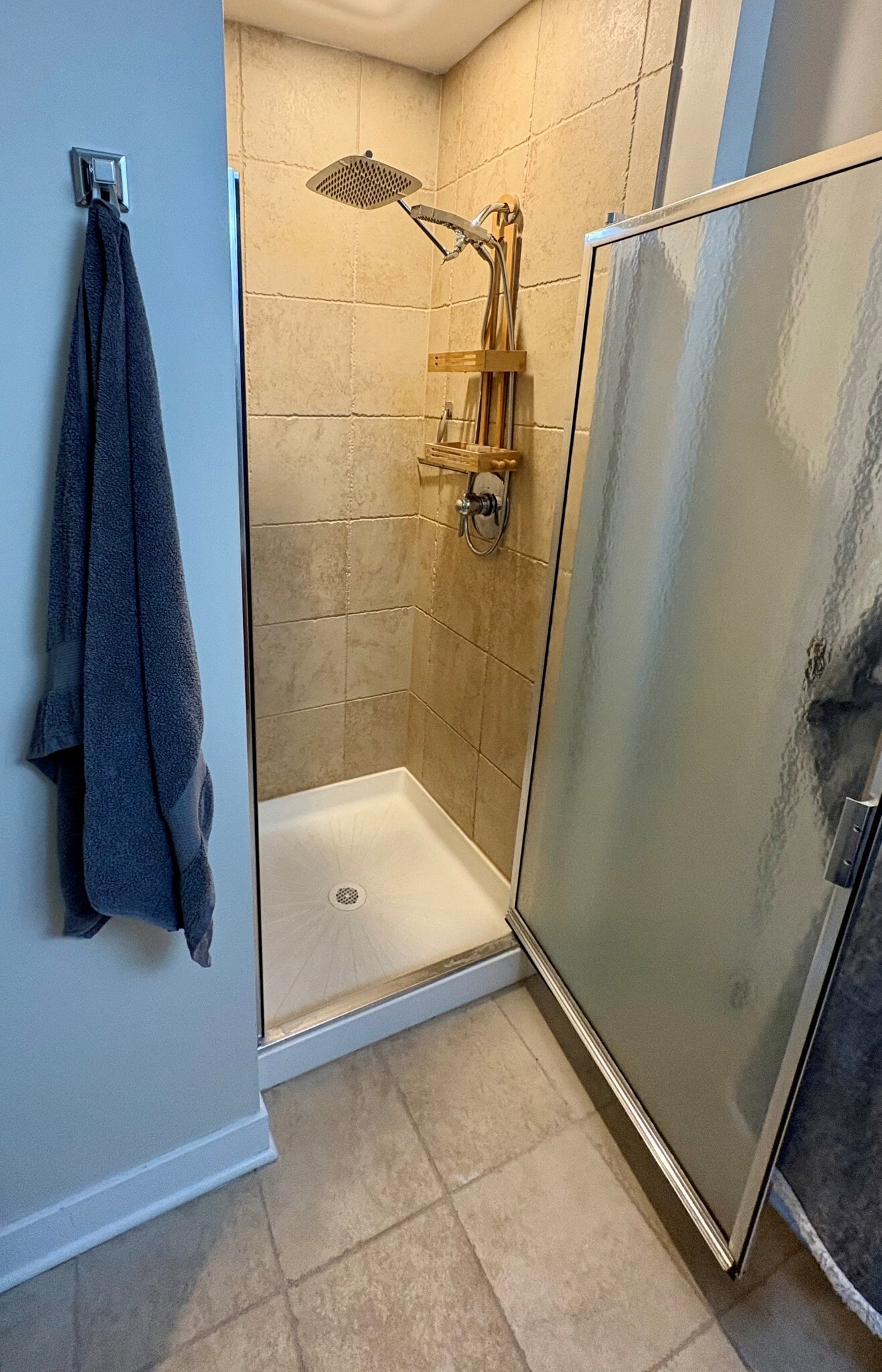 master shower - 320 E 21st St