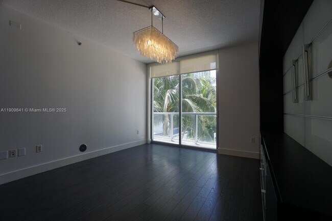 Building Photo - 1060 Brickell Ave