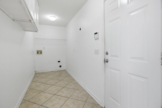 Building Photo - 5135 Whitehurst Ln
