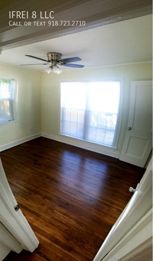 Building Photo - 2865 E Admiral Pl