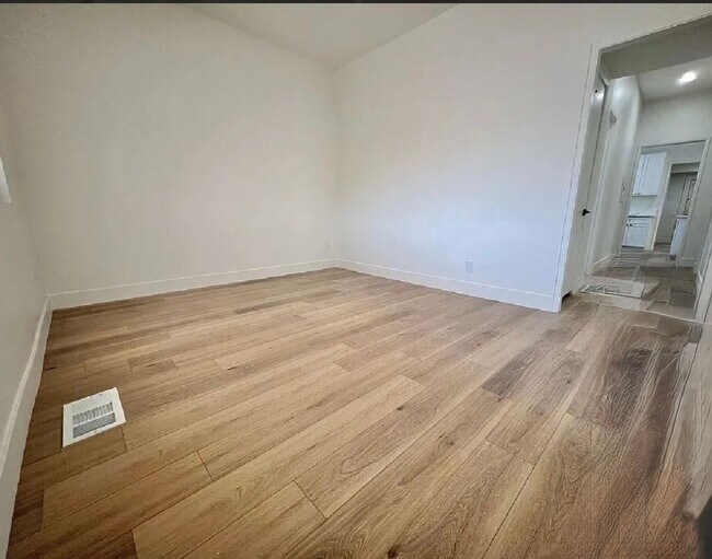 Building Photo - Beautiful Newly Remodeled HUGE 3 bedroom