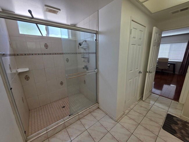 Building Photo - Rowland Heights Partially Furnished Home