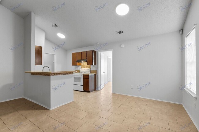 Building Photo - Cute 2/2 Duplex in Fort Worth!