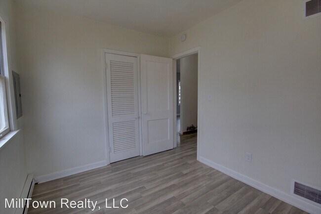 Building Photo - 2 br, 1 bath House - 3856 Johnson Ave