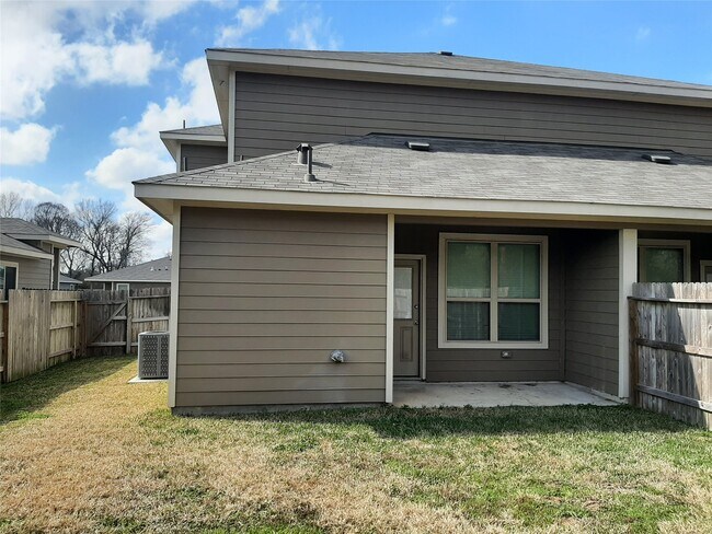 Building Photo - 25160 Pacific Wren Dr