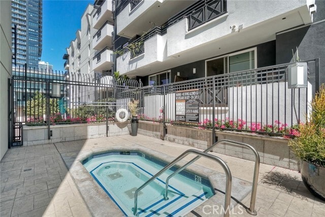 Building Photo - 525 11th Ave