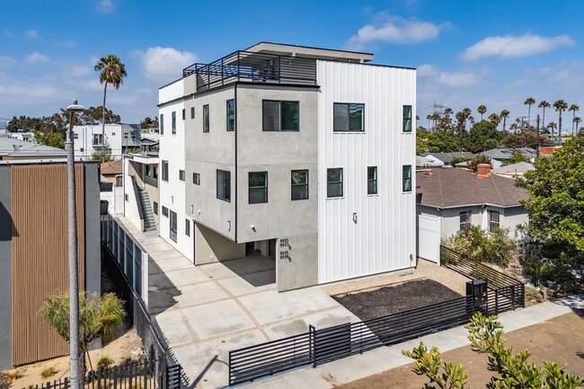 Building Photo - LUXURY in Prime Culver City