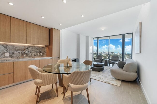 Building Photo - 500 Alton Rd