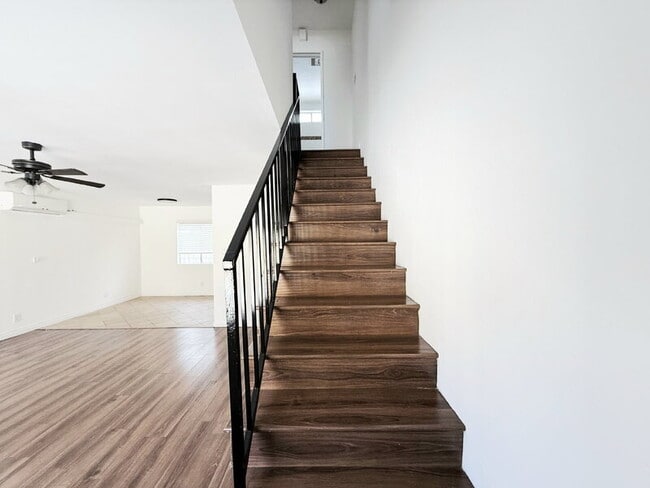 Building Photo - 1343 W 36th St