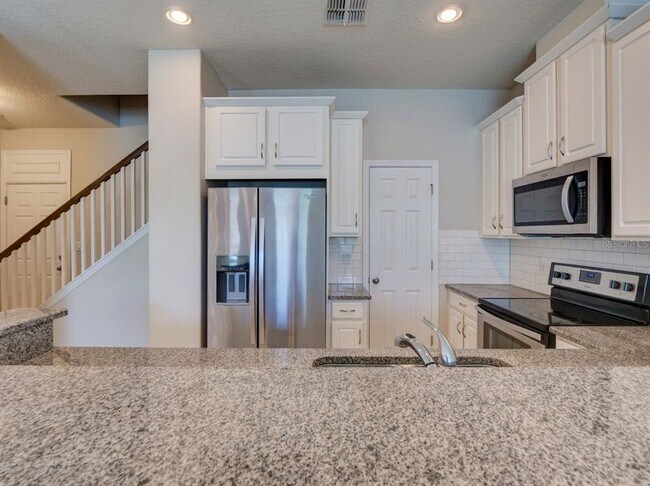 Building Photo - 2566 Amati Dr