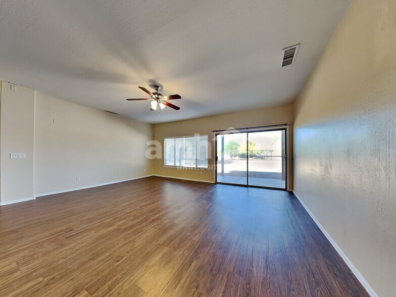 Building Photo - 5526 W Pecan Rd