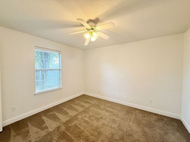 Building Photo - 7945 Amethyst Dr