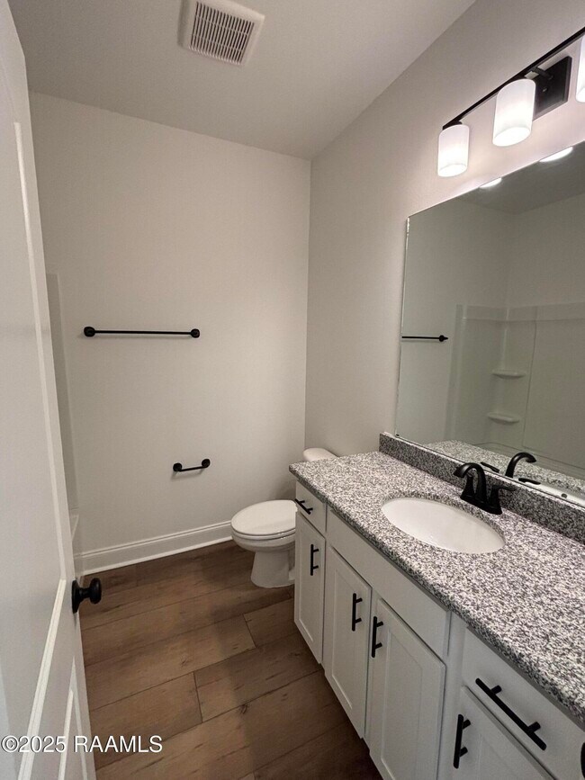 Building Photo - 206 Yellowfin Ln