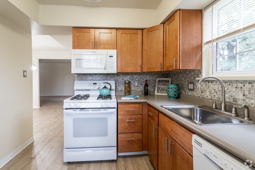 Gateway Apartments 200 Gateway Dr Kingston PA 18704 Apartment Finder