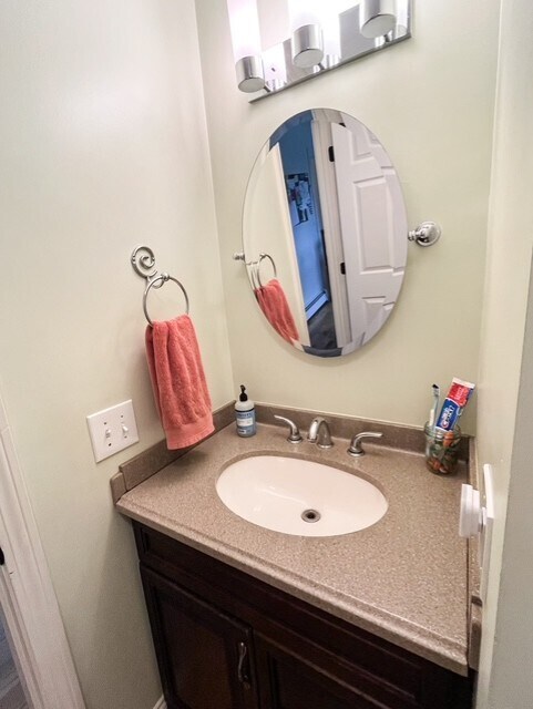 First Floor Bathroom - 5 Horseshoe Ln
