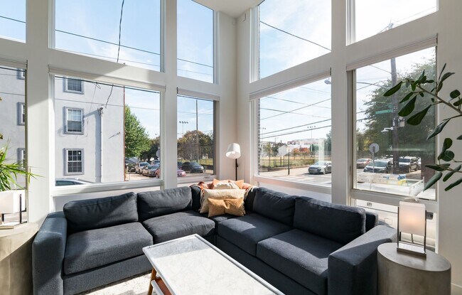 Building Photo - Three Bed Olde Kensington Home