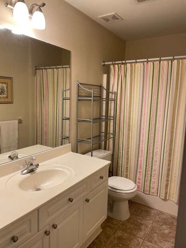 Building Photo - 126 Hayesbury Ct