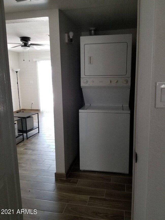 Building Photo - 1212 E Tempe Dr